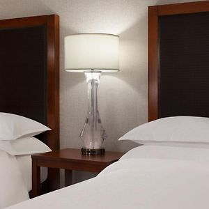 Club Club Level Guest Room